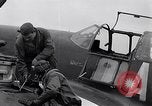 Standbild P-51 Mustang Ebene Vereinigtes Königreich, 1944, aus Sekunde 27 historischem Filmmaterial Videoclip 65675034680