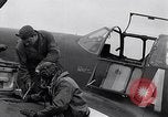 Standbild P-51 Mustang Ebene Vereinigtes Königreich, 1944, aus Sekunde 28 historischem Filmmaterial Videoclip 65675034680