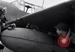 Standbild P-51 Mustang Ebene Vereinigtes Königreich, 1944, aus Sekunde 59 historischem Filmmaterial Videoclip 65675034680