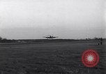 Standbild 354 Fighter Group Criqueville Frankreich, 1944, aus Sekunde 14 historischem Filmmaterial Videoclip 65675034681
