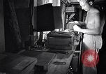 Standbild Fotograf Pacific Theater, 1944, aus Sekunde 22 historischem Filmmaterial Videoclip 65675034682