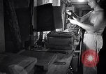 Standbild Fotograf Pacific Theater, 1944, aus Sekunde 32 historischem Filmmaterial Videoclip 65675034682