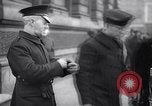 Immagine di La Croce Rossa americana Rainbow Club ad angolo Londra Inghilterra Regno Unito, 1942, secondo 20 filmato di repertorio 65675034688