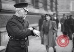 Immagine di La Croce Rossa americana Rainbow Club ad angolo Londra Inghilterra Regno Unito, 1942, secondo 21 filmato di repertorio 65675034688