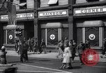 Immagine di La Croce Rossa americana Rainbow Club ad angolo Londra Inghilterra Regno Unito, 1942, secondo 26 filmato di repertorio 65675034688