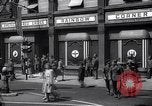 Immagine di La Croce Rossa americana Rainbow Club ad angolo Londra Inghilterra Regno Unito, 1942, secondo 28 filmato di repertorio 65675034688