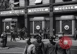 Immagine di La Croce Rossa americana Rainbow Club ad angolo Londra Inghilterra Regno Unito, 1942, secondo 36 filmato di repertorio 65675034688