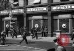 Immagine di La Croce Rossa americana Rainbow Club ad angolo Londra Inghilterra Regno Unito, 1942, secondo 40 filmato di repertorio 65675034688