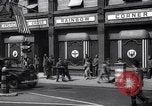 Immagine di La Croce Rossa americana Rainbow Club ad angolo Londra Inghilterra Regno Unito, 1942, secondo 49 filmato di repertorio 65675034688