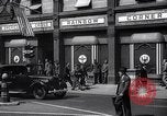 Immagine di La Croce Rossa americana Rainbow Club ad angolo Londra Inghilterra Regno Unito, 1942, secondo 50 filmato di repertorio 65675034688