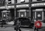 Immagine di La Croce Rossa americana Rainbow Club ad angolo Londra Inghilterra Regno Unito, 1942, secondo 52 filmato di repertorio 65675034688