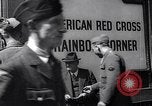 Immagine di La Croce Rossa americana Rainbow Club ad angolo Londra Inghilterra Regno Unito, 1942, secondo 60 filmato di repertorio 65675034688