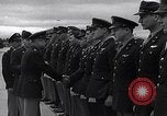 Immagine di Generale Doolittle presenta awards a USAAF volantini Tunisia Africa del Nord, 1943, secondo 13 filmato di repertorio 65675034695