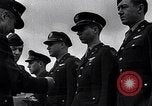 Immagine di Generale Doolittle presenta awards a USAAF volantini Tunisia Africa del Nord, 1943, secondo 50 filmato di repertorio 65675034695