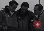 Immagine di I piloti della 334 Fighter Squadron tenere il punteggio di vittorie Il Debden Inghilterra, 1945, secondo 14 filmato di repertorio 65675034698