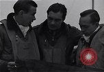 Immagine di I piloti della 334 Fighter Squadron tenere il punteggio di vittorie Il Debden Inghilterra, 1945, secondo 16 filmato di repertorio 65675034698