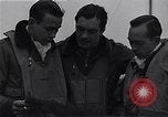 Immagine di I piloti della 334 Fighter Squadron tenere il punteggio di vittorie Il Debden Inghilterra, 1945, secondo 18 filmato di repertorio 65675034698