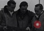 Immagine di I piloti della 334 Fighter Squadron tenere il punteggio di vittorie Il Debden Inghilterra, 1945, secondo 19 filmato di repertorio 65675034698
