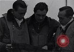 Immagine di I piloti della 334 Fighter Squadron tenere il punteggio di vittorie Il Debden Inghilterra, 1945, secondo 21 filmato di repertorio 65675034698