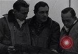 Immagine di I piloti della 334 Fighter Squadron tenere il punteggio di vittorie Il Debden Inghilterra, 1945, secondo 28 filmato di repertorio 65675034698