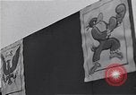 Immagine di I piloti della 334 Fighter Squadron tenere il punteggio di vittorie Il Debden Inghilterra, 1945, secondo 40 filmato di repertorio 65675034698