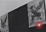 Immagine di I piloti della 334 Fighter Squadron tenere il punteggio di vittorie Il Debden Inghilterra, 1945, secondo 47 filmato di repertorio 65675034698