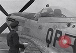 Immagine di Capitano Shelton W Monroe di 334 Fighter Squadron Il Debden Inghilterra, 1945, secondo 20 filmato di repertorio 65675034699