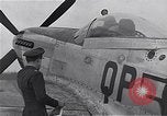 Immagine di Capitano Shelton W Monroe di 334 Fighter Squadron Il Debden Inghilterra, 1945, secondo 21 filmato di repertorio 65675034699