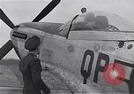 Immagine di Capitano Shelton W Monroe di 334 Fighter Squadron Il Debden Inghilterra, 1945, secondo 22 filmato di repertorio 65675034699