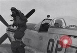 Immagine di Capitano Shelton W Monroe di 334 Fighter Squadron Il Debden Inghilterra, 1945, secondo 29 filmato di repertorio 65675034699