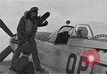 Immagine di Capitano Shelton W Monroe di 334 Fighter Squadron Il Debden Inghilterra, 1945, secondo 30 filmato di repertorio 65675034699