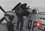 Immagine di Capitano Shelton W Monroe di 334 Fighter Squadron Il Debden Inghilterra, 1945, secondo 31 filmato di repertorio 65675034699