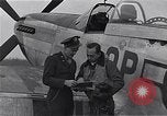 Immagine di Capitano Shelton W Monroe di 334 Fighter Squadron Il Debden Inghilterra, 1945, secondo 40 filmato di repertorio 65675034699
