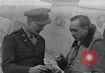 Immagine di Capitano Shelton W Monroe di 334 Fighter Squadron Il Debden Inghilterra, 1945, secondo 46 filmato di repertorio 65675034699