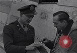 Immagine di Capitano Shelton W Monroe di 334 Fighter Squadron Il Debden Inghilterra, 1945, secondo 48 filmato di repertorio 65675034699