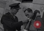 Immagine di Capitano Shelton W Monroe di 334 Fighter Squadron Il Debden Inghilterra, 1945, secondo 53 filmato di repertorio 65675034699