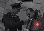 Immagine di Capitano Shelton W Monroe di 334 Fighter Squadron Il Debden Inghilterra, 1945, secondo 55 filmato di repertorio 65675034699