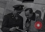 Immagine di Capitano Shelton W Monroe di 334 Fighter Squadron Il Debden Inghilterra, 1945, secondo 58 filmato di repertorio 65675034699