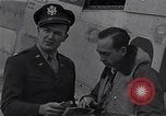 Immagine di Capitano Shelton W Monroe di 334 Fighter Squadron Il Debden Inghilterra, 1945, secondo 62 filmato di repertorio 65675034699