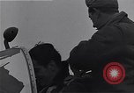 Immagine di I piloti della 334 Squadriglia 4° Fighter Group e P-51s Il Debden Inghilterra, 1945, secondo 11 filmato di repertorio 65675034701