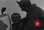 Immagine di I piloti della 334 Squadriglia 4° Fighter Group e P-51s Il Debden Inghilterra, 1945, secondo 22 filmato di repertorio 65675034701