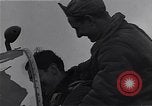 Immagine di I piloti della 334 Squadriglia 4° Fighter Group e P-51s Il Debden Inghilterra, 1945, secondo 23 filmato di repertorio 65675034701
