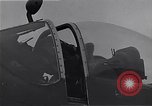 Immagine di I piloti della 334 Squadriglia 4° Fighter Group e P-51s Il Debden Inghilterra, 1945, secondo 32 filmato di repertorio 65675034701