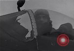 Immagine di I piloti della 334 Squadriglia 4° Fighter Group e P-51s Il Debden Inghilterra, 1945, secondo 37 filmato di repertorio 65675034701