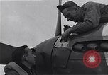 Immagine di I piloti della 334 Squadriglia 4° Fighter Group e P-51s Il Debden Inghilterra, 1945, secondo 53 filmato di repertorio 65675034701