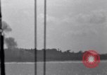 Standbild Bombardierung Peleliu Palau Inseln, 1944, aus Sekunde 24 historischem Filmmaterial Videoclip 65675034733