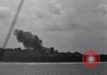 Standbild Bombardierung Peleliu Palau Inseln, 1944, aus Sekunde 51 historischem Filmmaterial Videoclip 65675034733