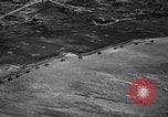 Standbild Bombardierung Okinawa Ryukyu Inseln, 1945, aus Sekunde 13 historischem Filmmaterial Videoclip 65675034736