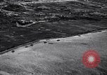 Standbild Bombardierung Okinawa Ryukyu Inseln, 1945, aus Sekunde 24 historischem Filmmaterial Videoclip 65675034736