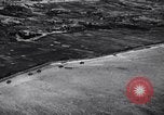 Standbild Bombardierung Okinawa Ryukyu Inseln, 1945, aus Sekunde 26 historischem Filmmaterial Videoclip 65675034736